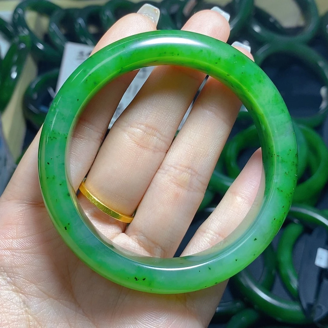 阳***️和田玉（碧玉）未镶嵌手链