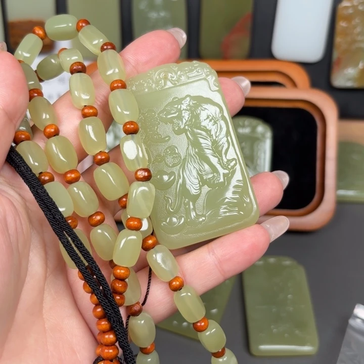 又****石材新疆昆仑山脉生肖虎