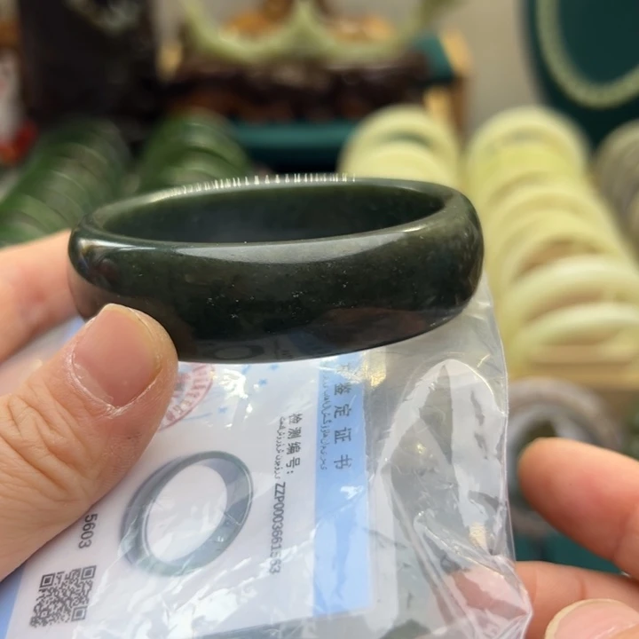 和田玉手镯未镶嵌60.3圈围1563