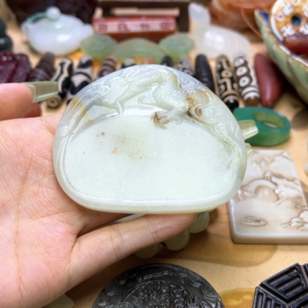 【闪购商品】蛇纹石玉未镶嵌颈饰