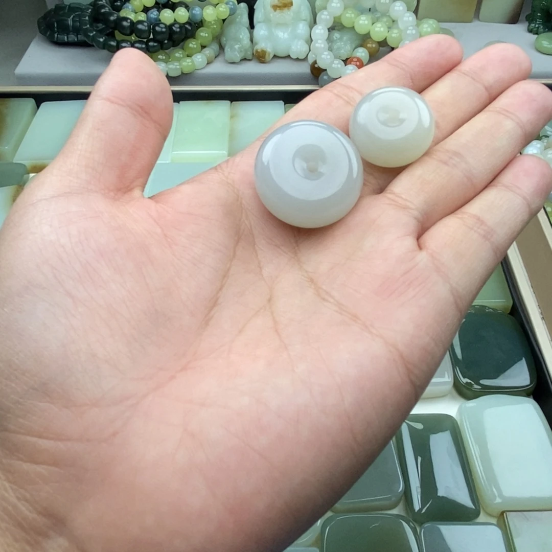 现***寞和田玉未镶嵌颈饰