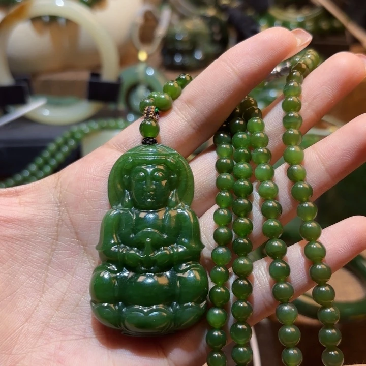 颈饰未镶嵌和田玉（碧玉）