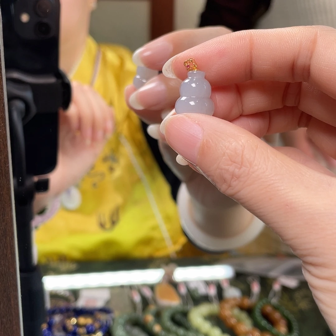 和田玉18K金镶嵌颈饰