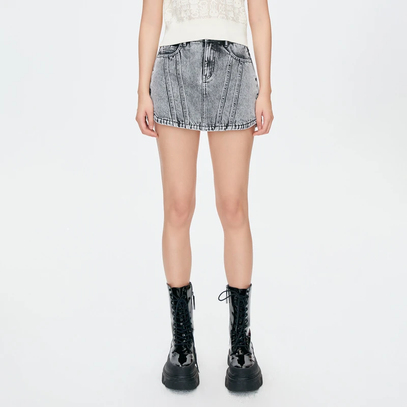 REVAN芮范酷感花灰色水洗牛仔短裙O31502310