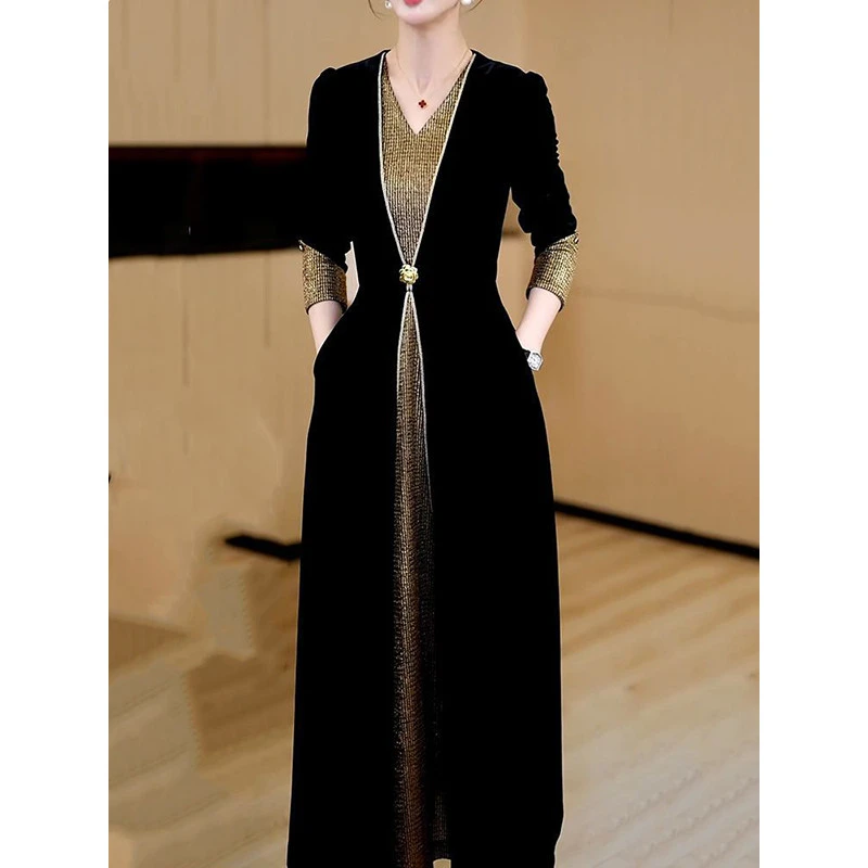 高级感拼接领显瘦丝绒小黑裙女春冬新款优雅赫本风收腰字裙