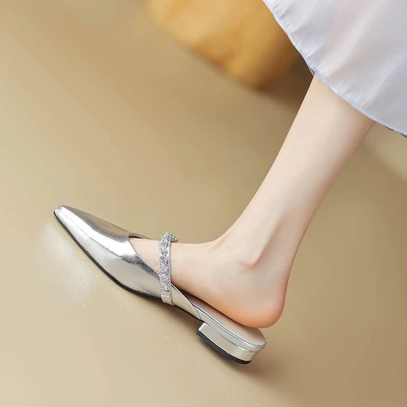 尖头低跟穆勒包头半拖女夏2025新款品质一字带水钻银色平底凉拖鞋