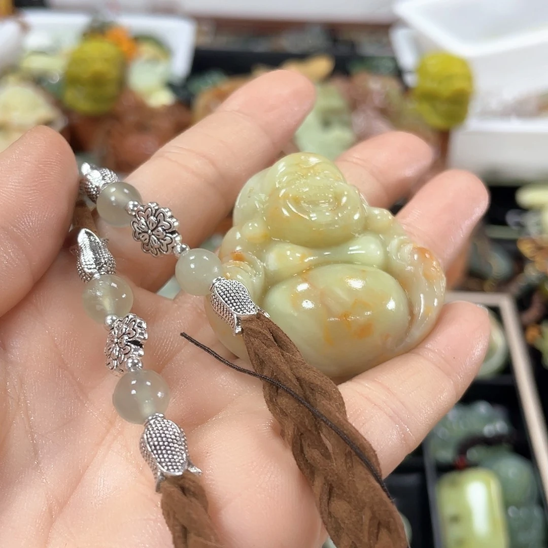 蛇纹石玉颈饰未镶嵌