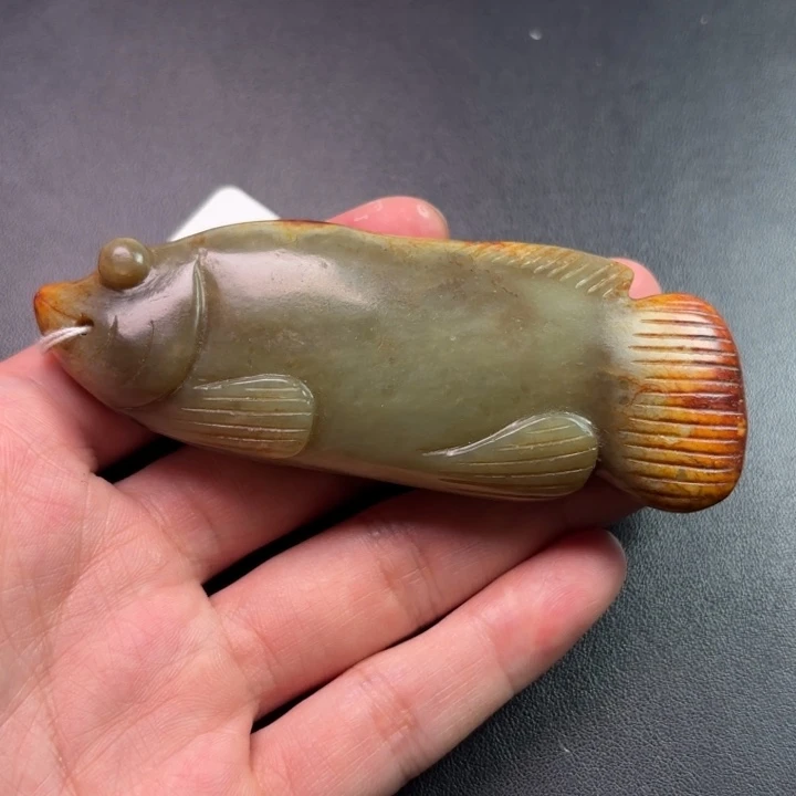 和田玉未镶嵌把件