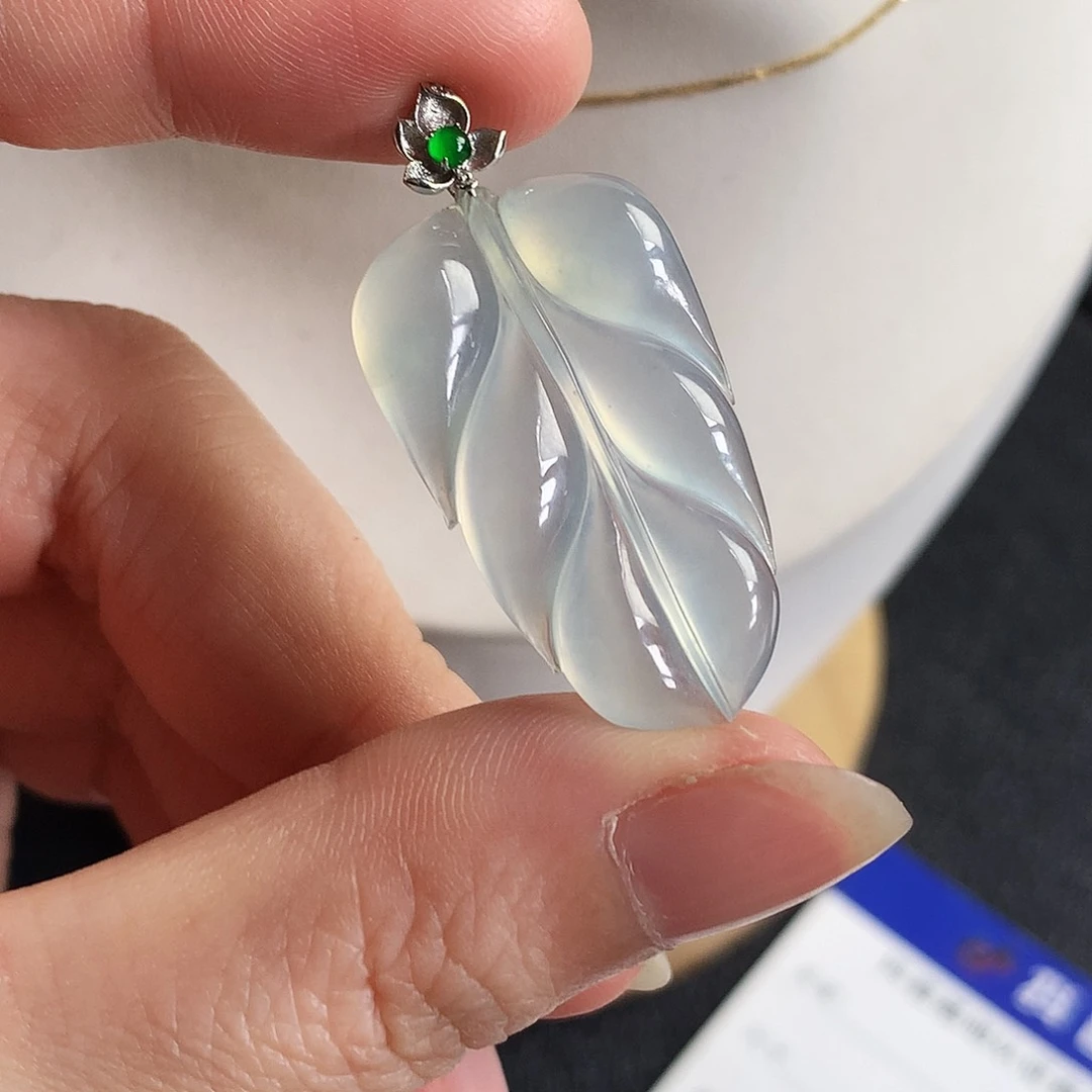 吊坠(不含链)18K金镶嵌翡翠叶子