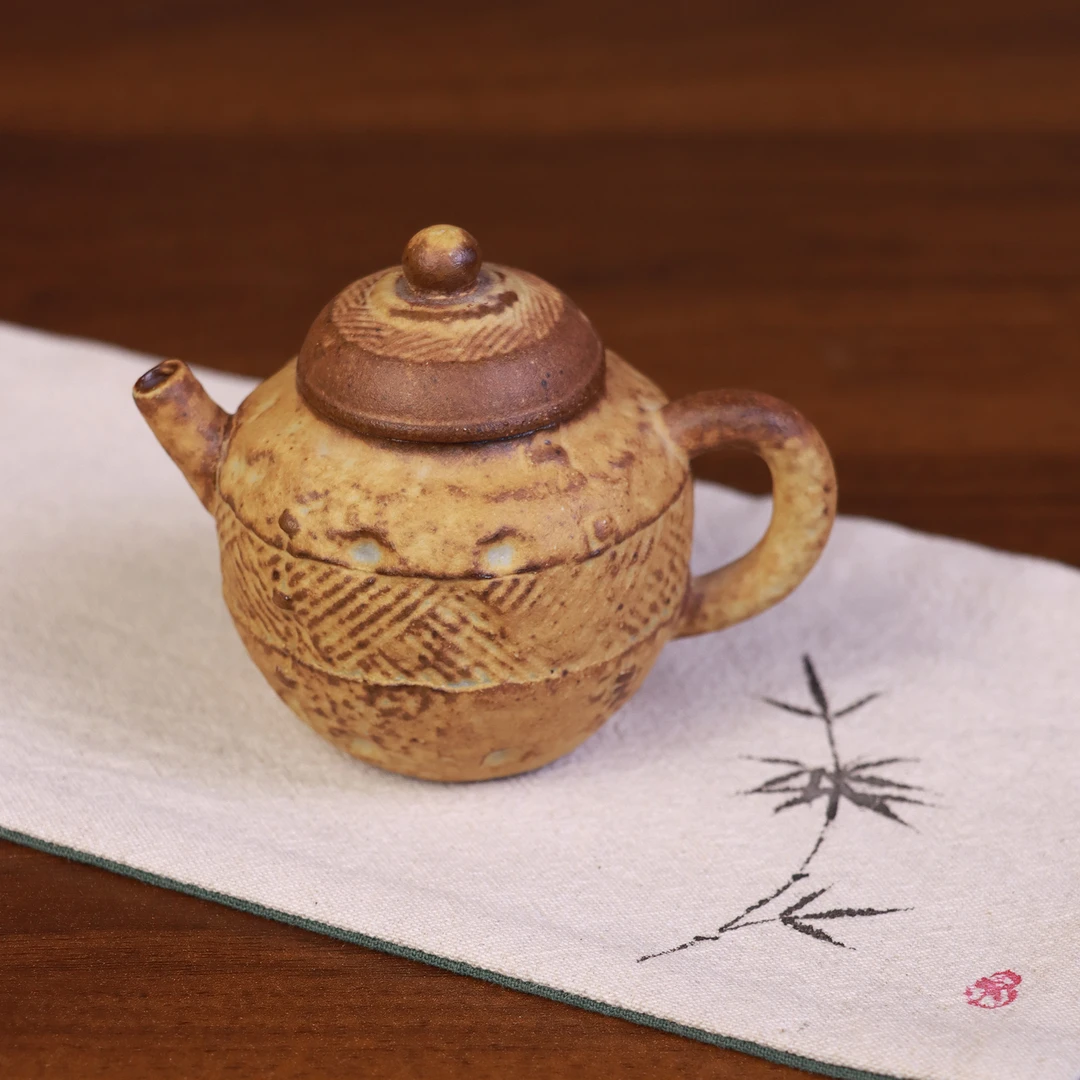 【拿放斋】李朝黄老君壶.3610.中式复古焦黄釉茶壶家用泡茶器茶具