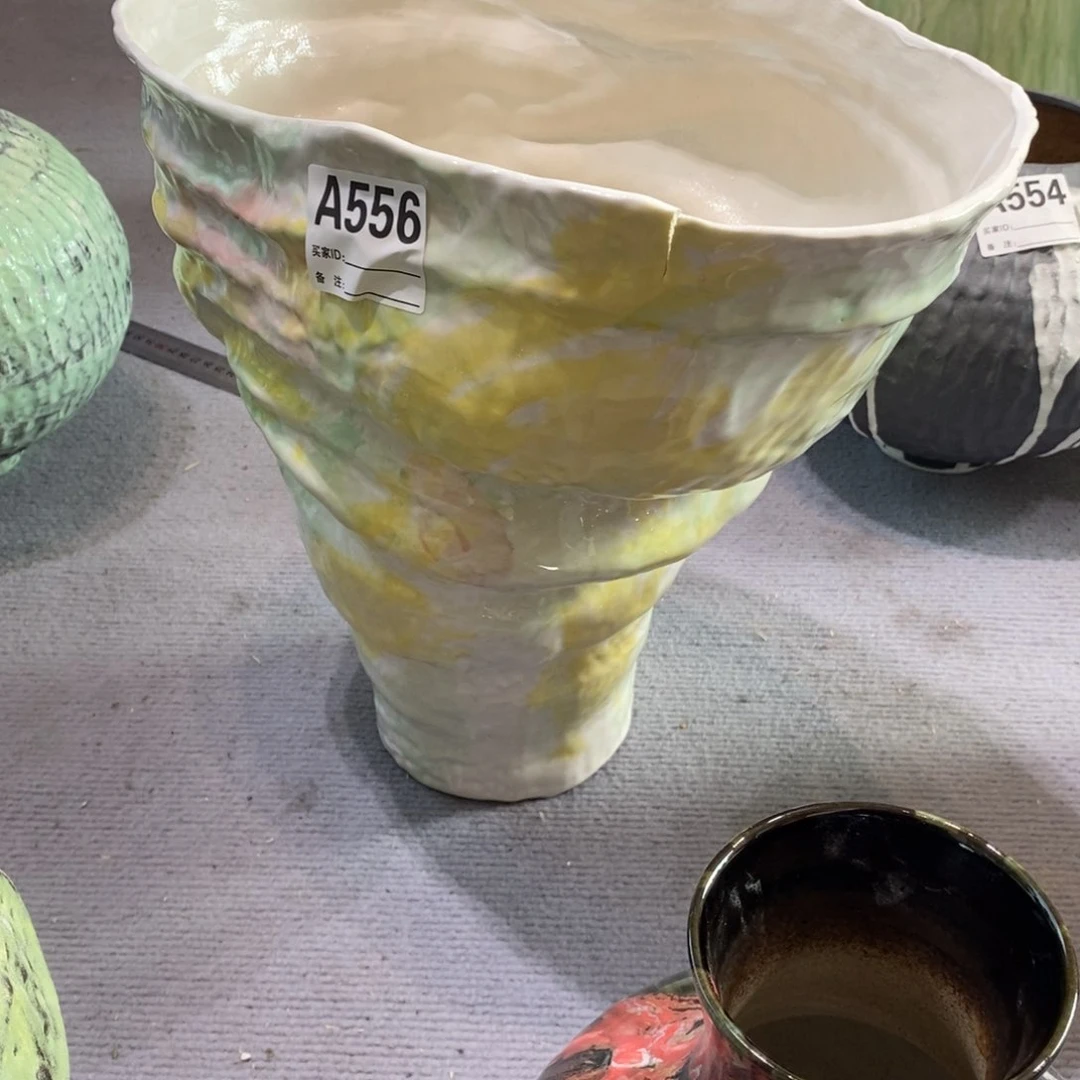 陶瓷向**由景德镇陶瓷高温花瓶