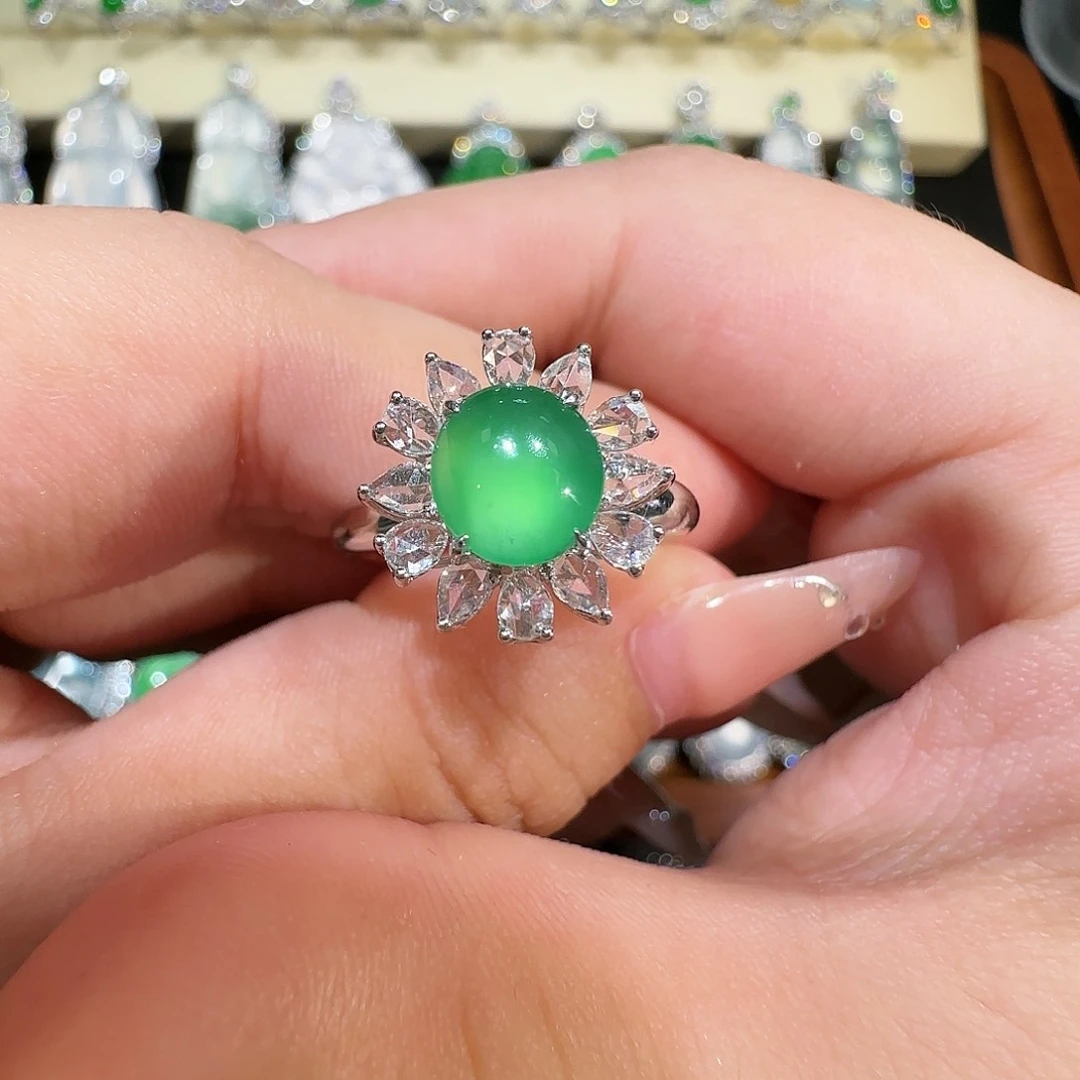 【闪购商品】18K金镶嵌戒指翡翠