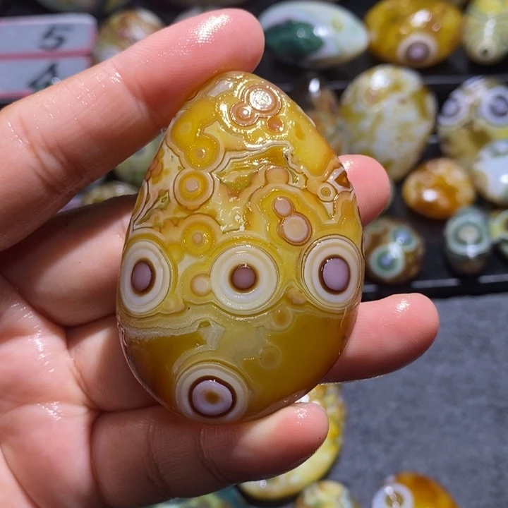 玛瑙/玉髓未镶嵌珠宝奇石152