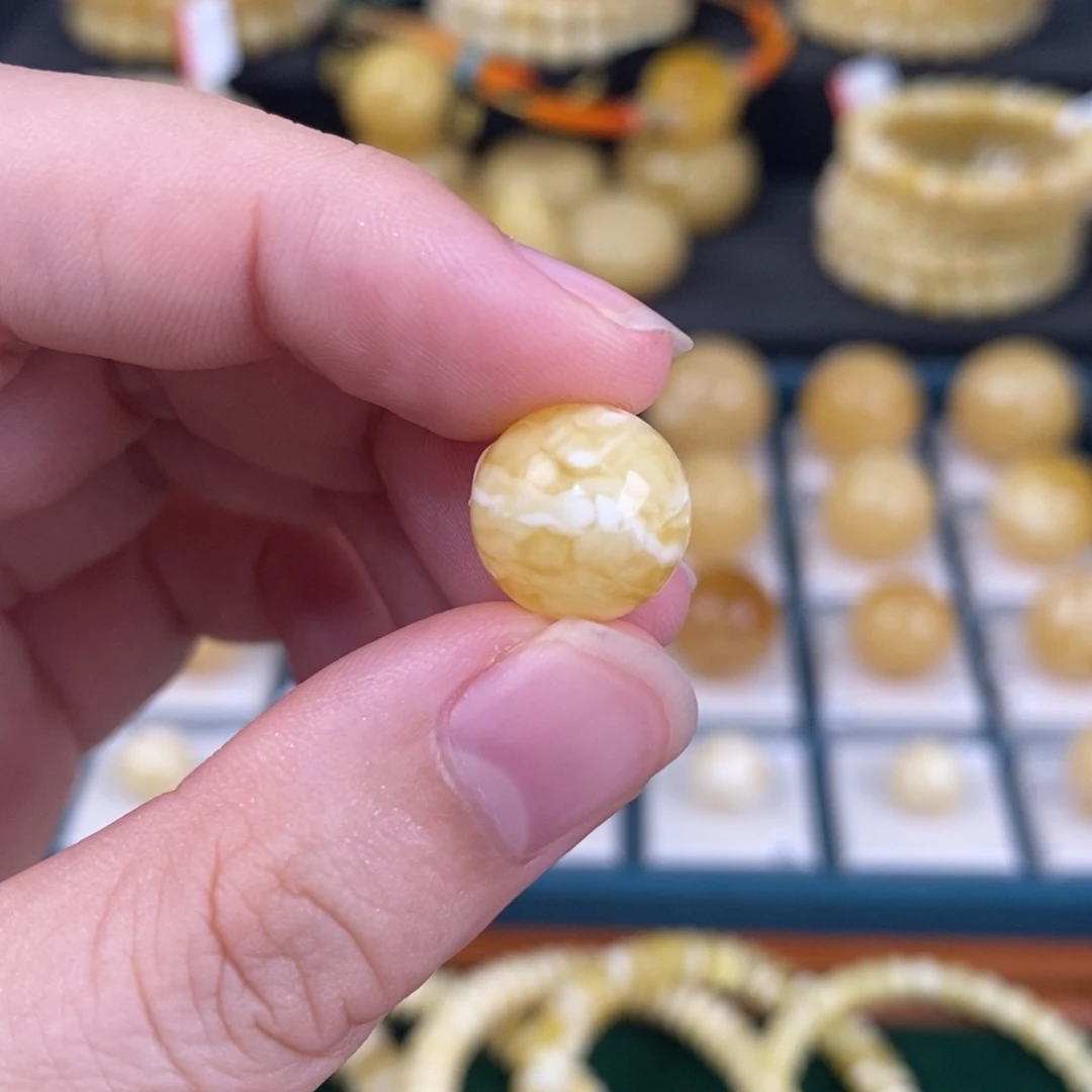治***愈蜜蜡未镶嵌珠宝奇石