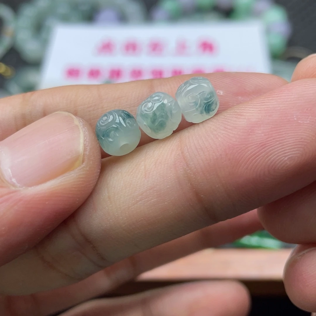 L***儿翡翠未镶嵌挂件翡翠