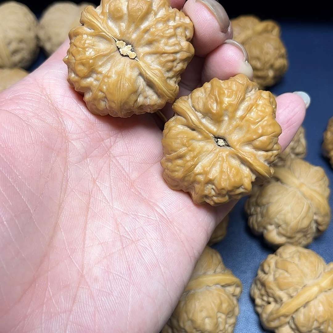 文玩核桃吊坠美*人哇哇哇