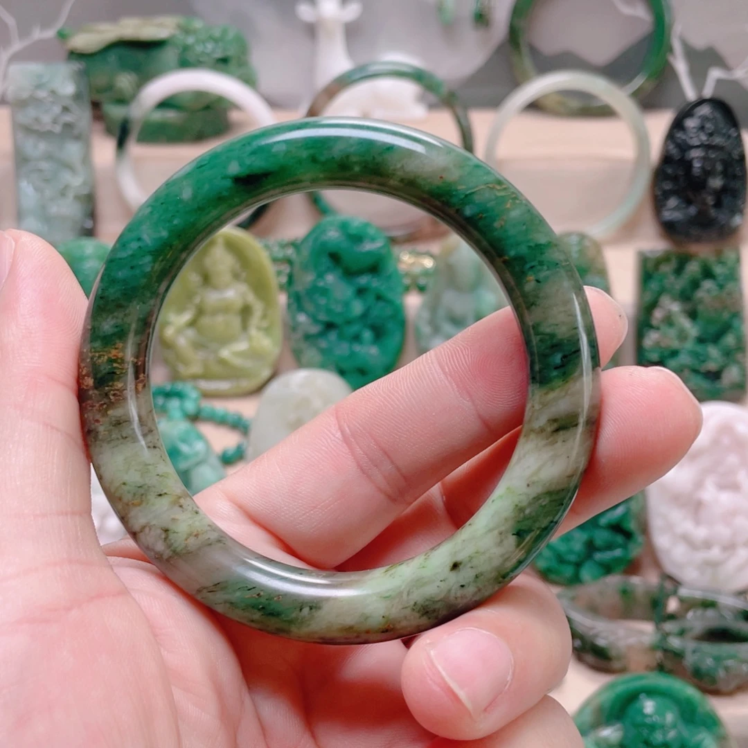 独山玉未镶嵌手镯