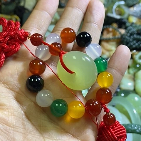 岫玉未镶嵌车挂一个