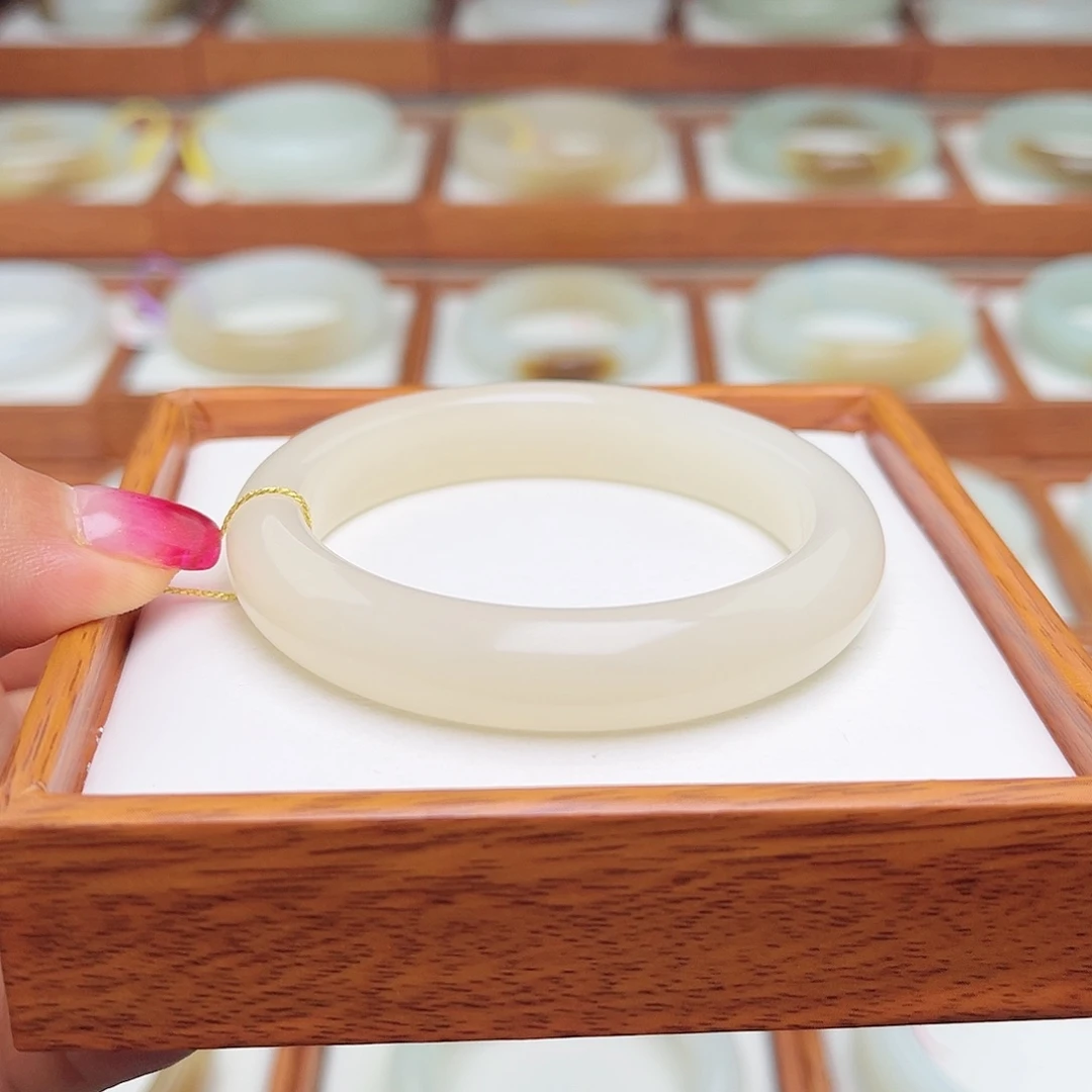 和田玉手镯未镶嵌53.2