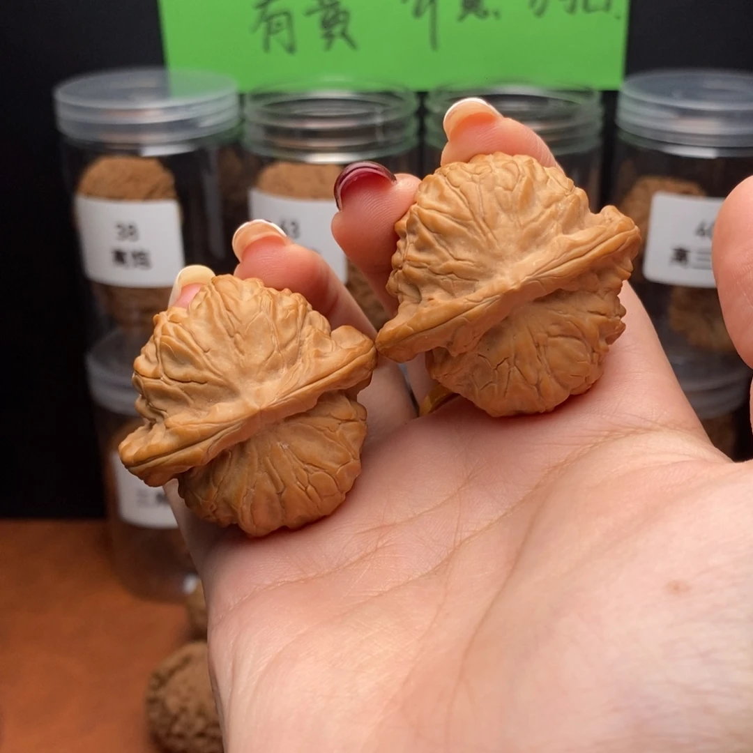 牛***果文玩核桃吊坠图图
