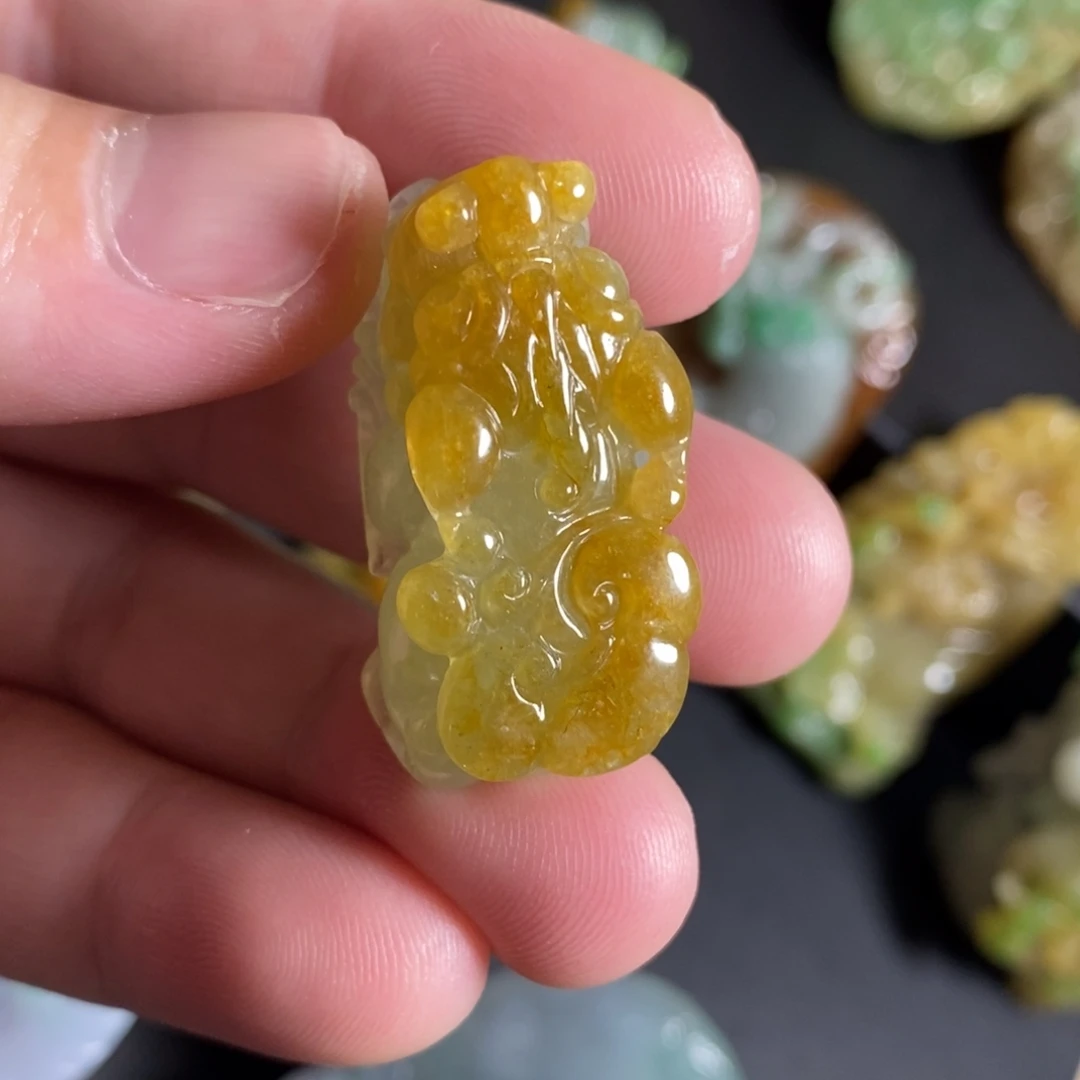 翡翠未镶嵌颈饰翡翠貔貅