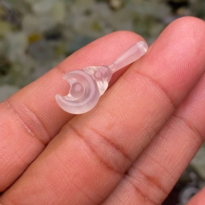 蛇纹石玉颈饰合金77