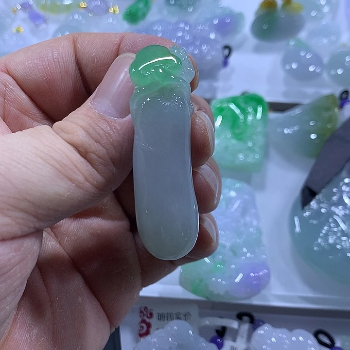 翡翠未镶嵌颈饰天然翡翠A货吊坠