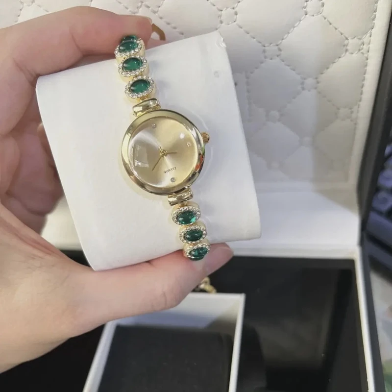 时尚精致金色盘面简约女表高级感小表盘手链腕表——2239