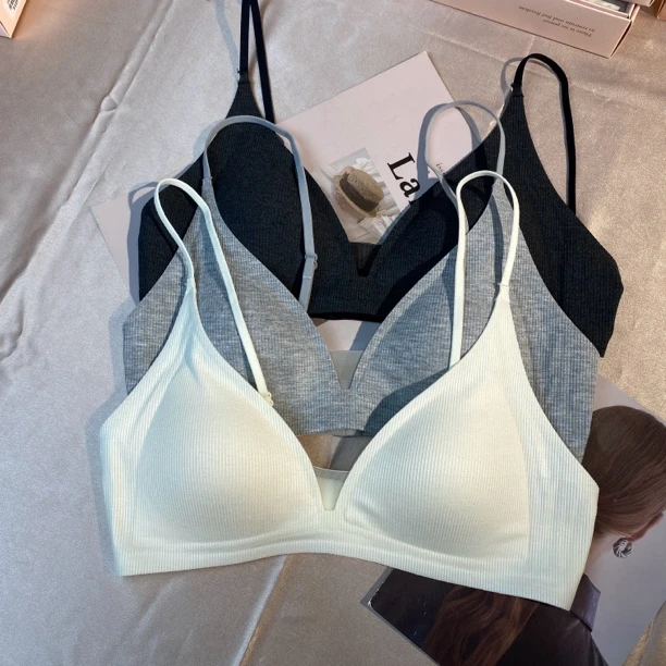 法式深V三角杯内衣女生无钢圈2025爆款美背无痕聚拢夏季薄款文胸