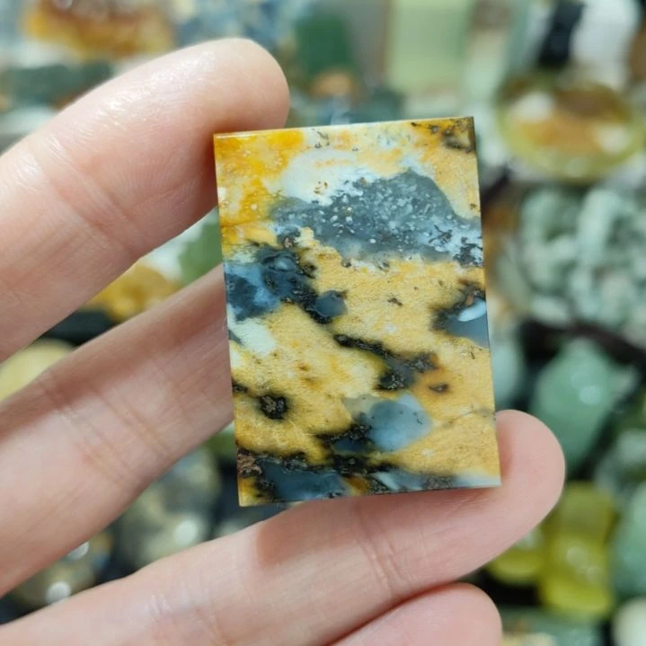 岫玉未镶嵌微瑕挂坠