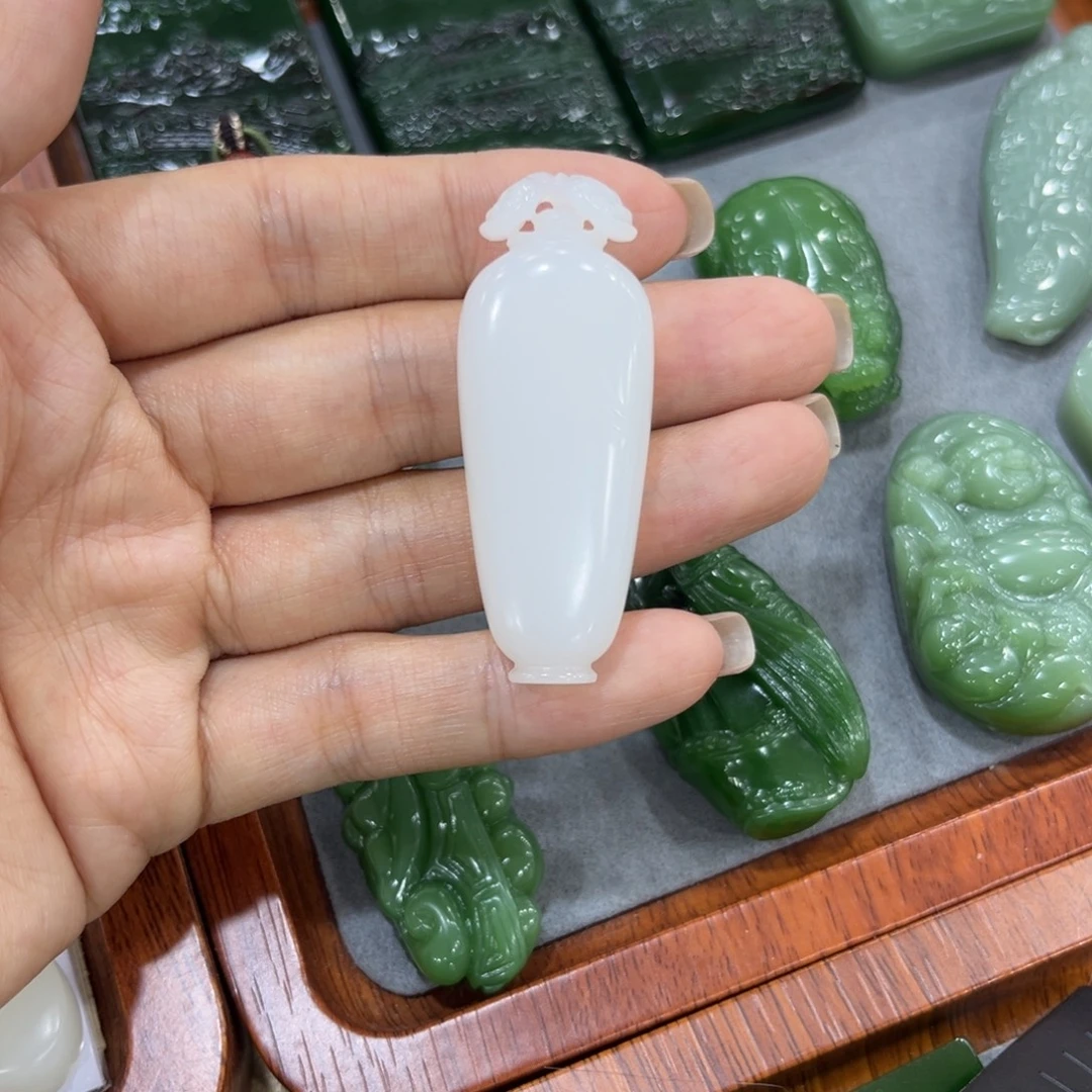 颈饰未镶嵌和田玉
