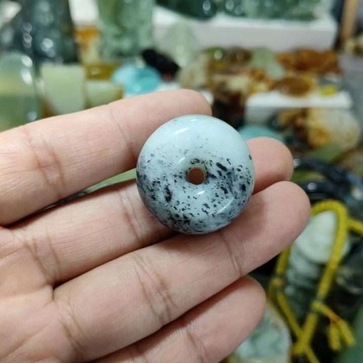 岫玉未镶嵌挂坠款