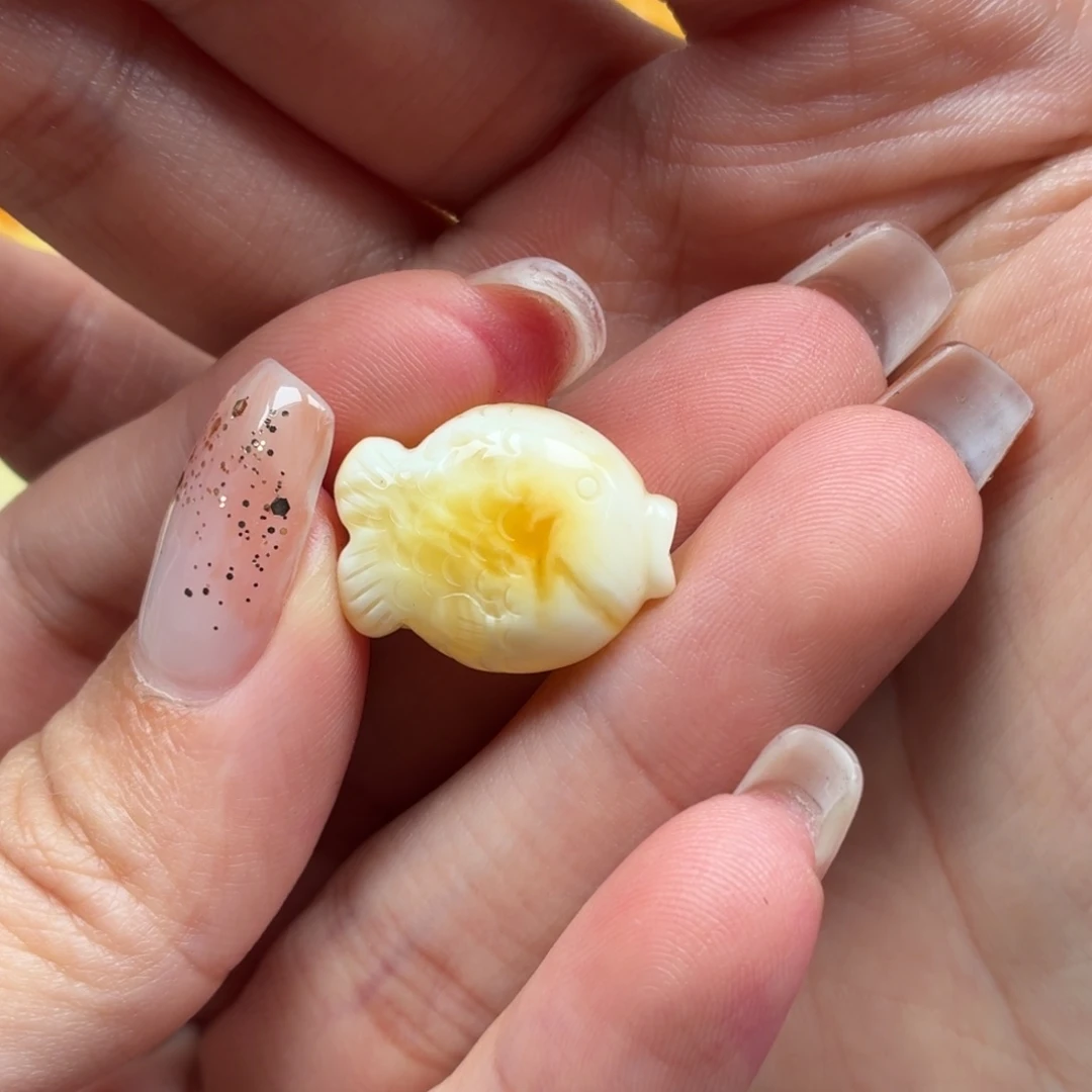 琥珀未镶嵌裸石蜜蜡