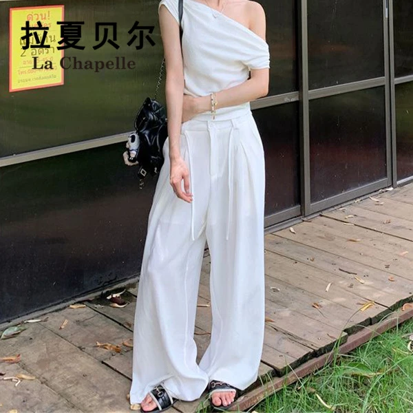 拉夏贝尔轻奢高级感斜肩短袖T恤高腰显瘦白色阔腿裤女夏温婉套装