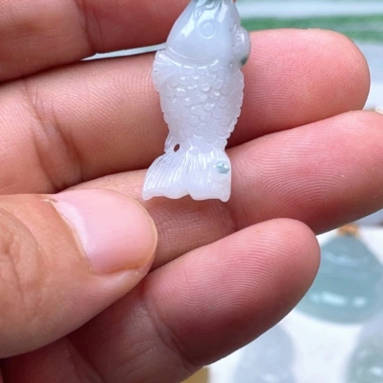 翡翠未镶嵌颈饰翡翠鱼