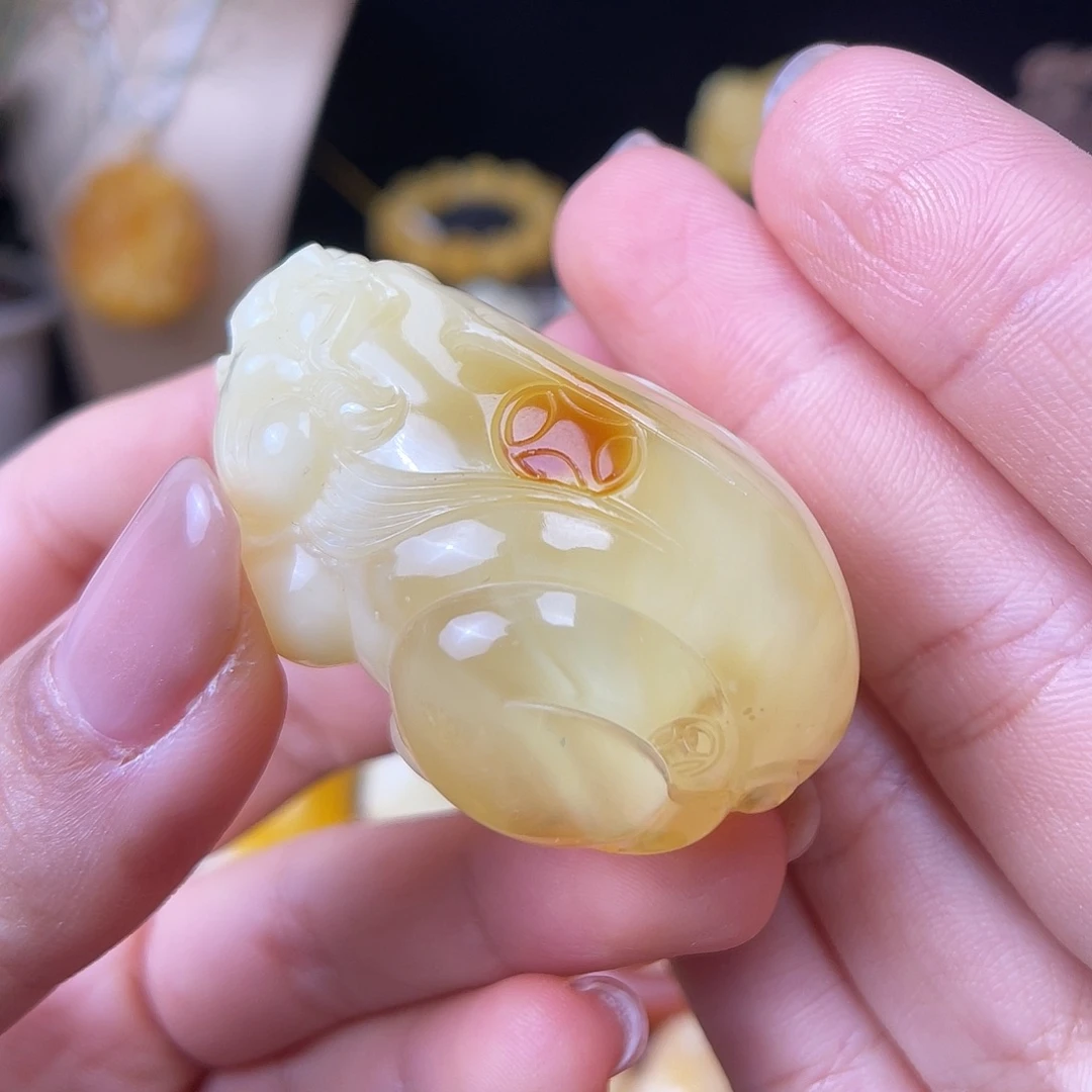 琥珀未镶嵌珠宝奇石