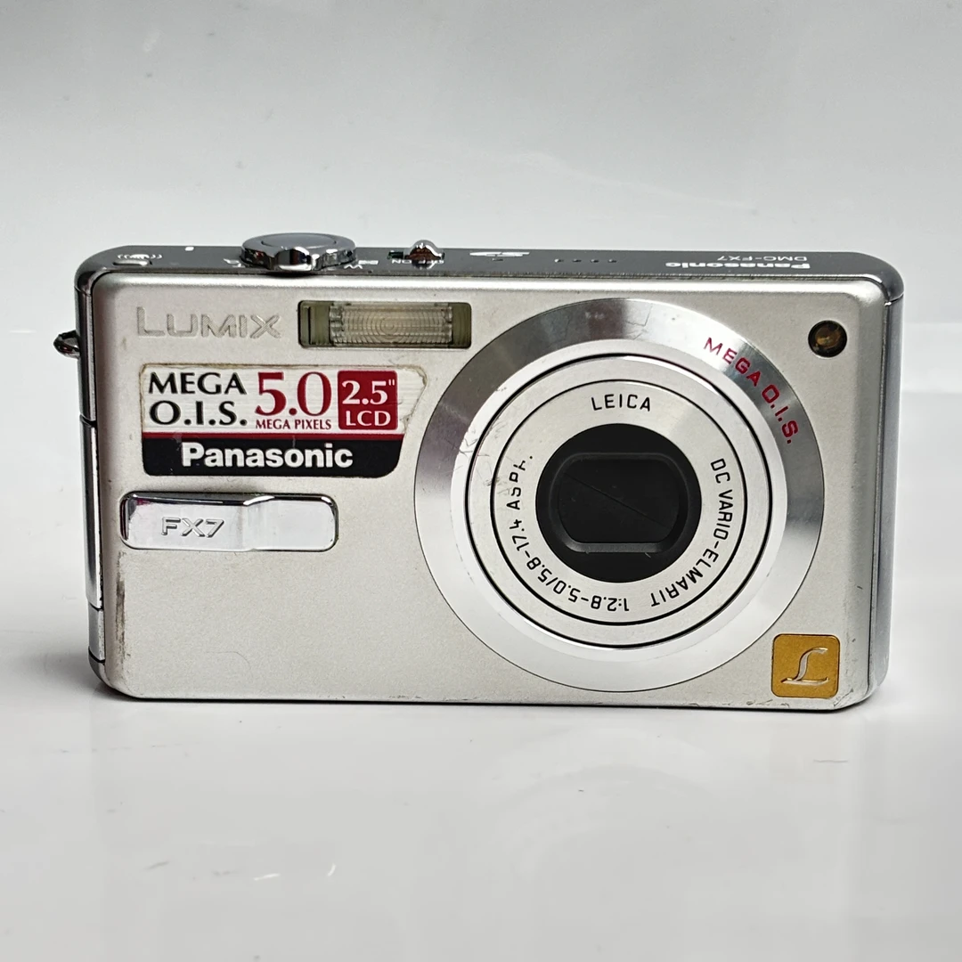 9新 Panasonic/松下 fx7银色720万3倍变焦复古ccd数码相机