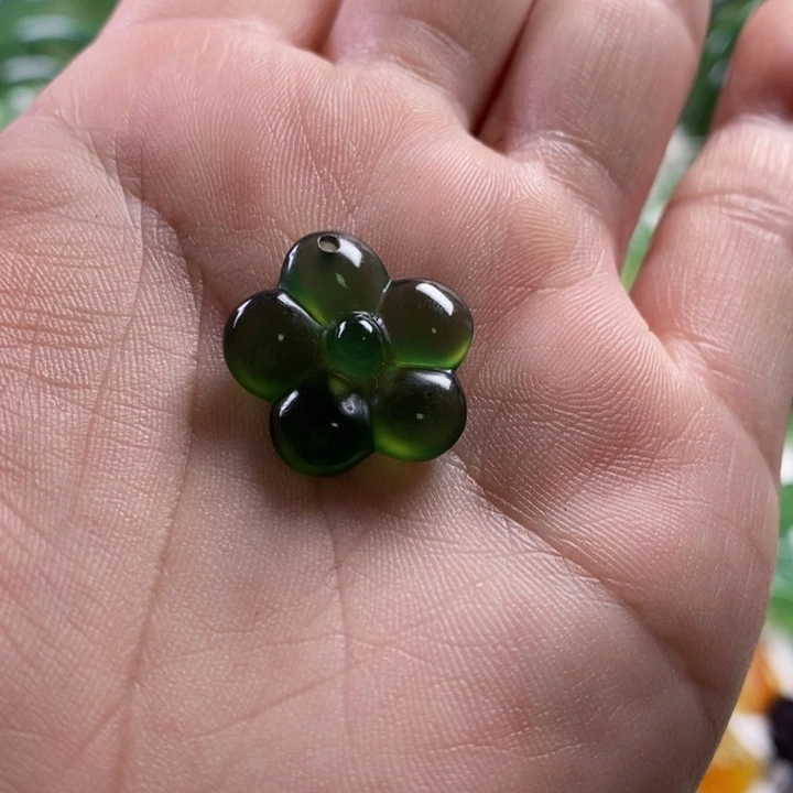 未镶嵌蛇纹石玉颈饰