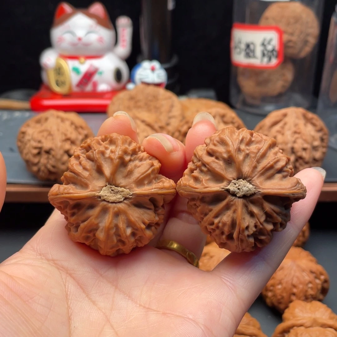 文玩核桃吊坠姓*的宫灯42