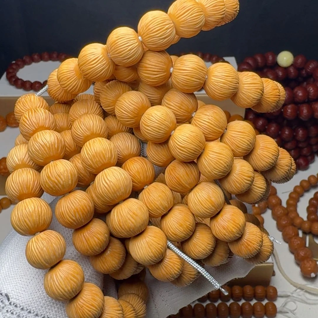 吊坠猴头核桃金丝猴