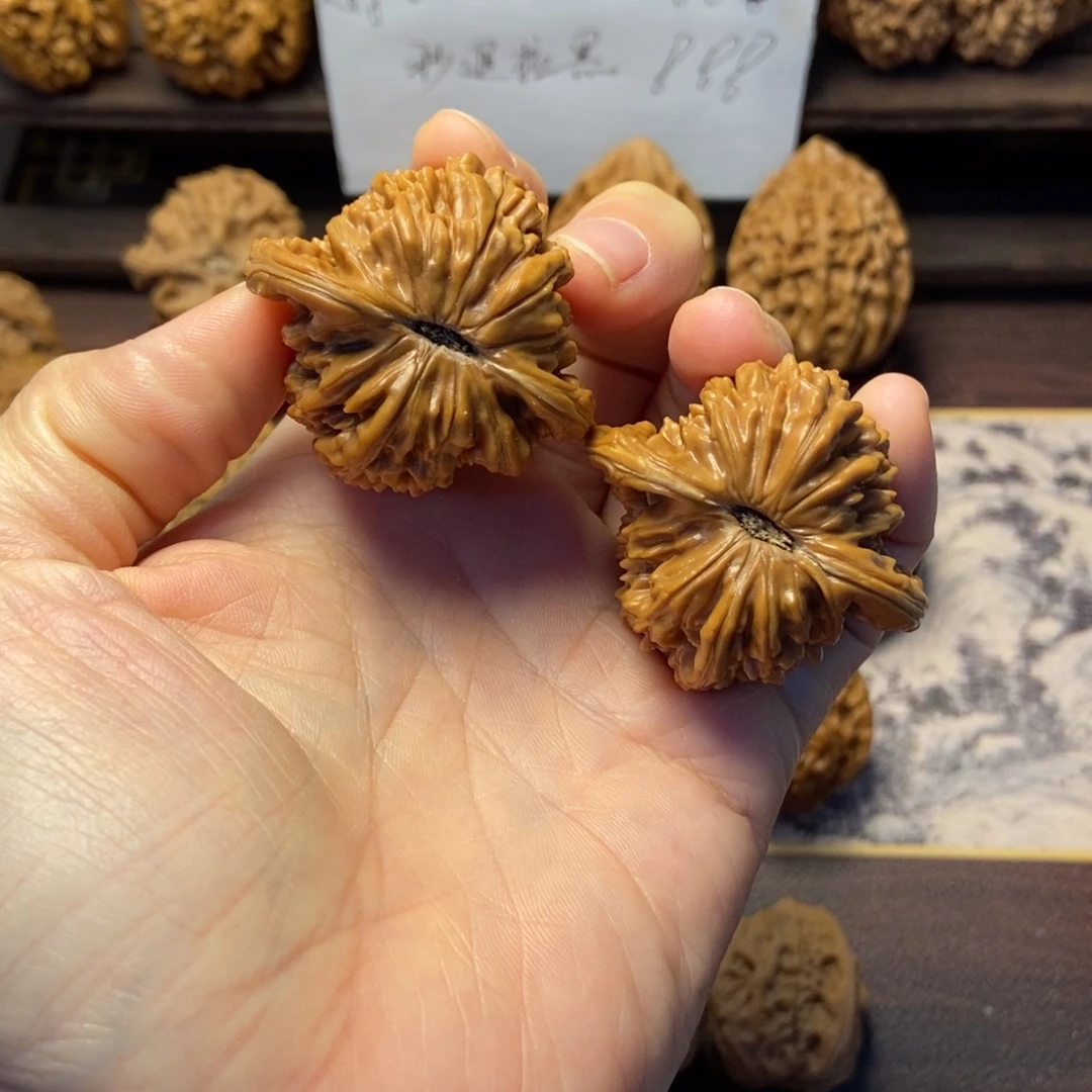 文玩核桃把件全品山地红皮楼43