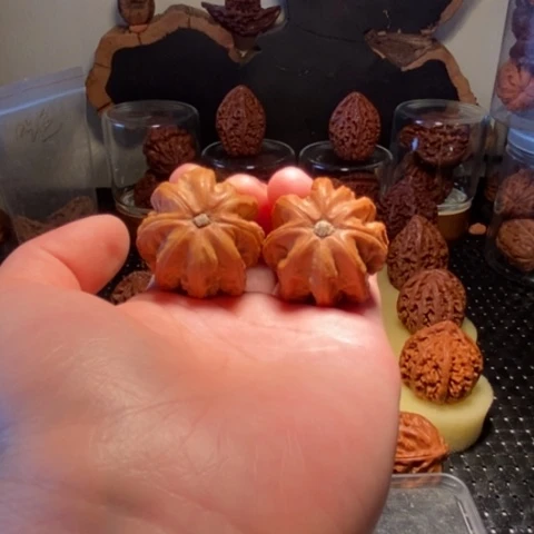 文玩核桃把件八棱