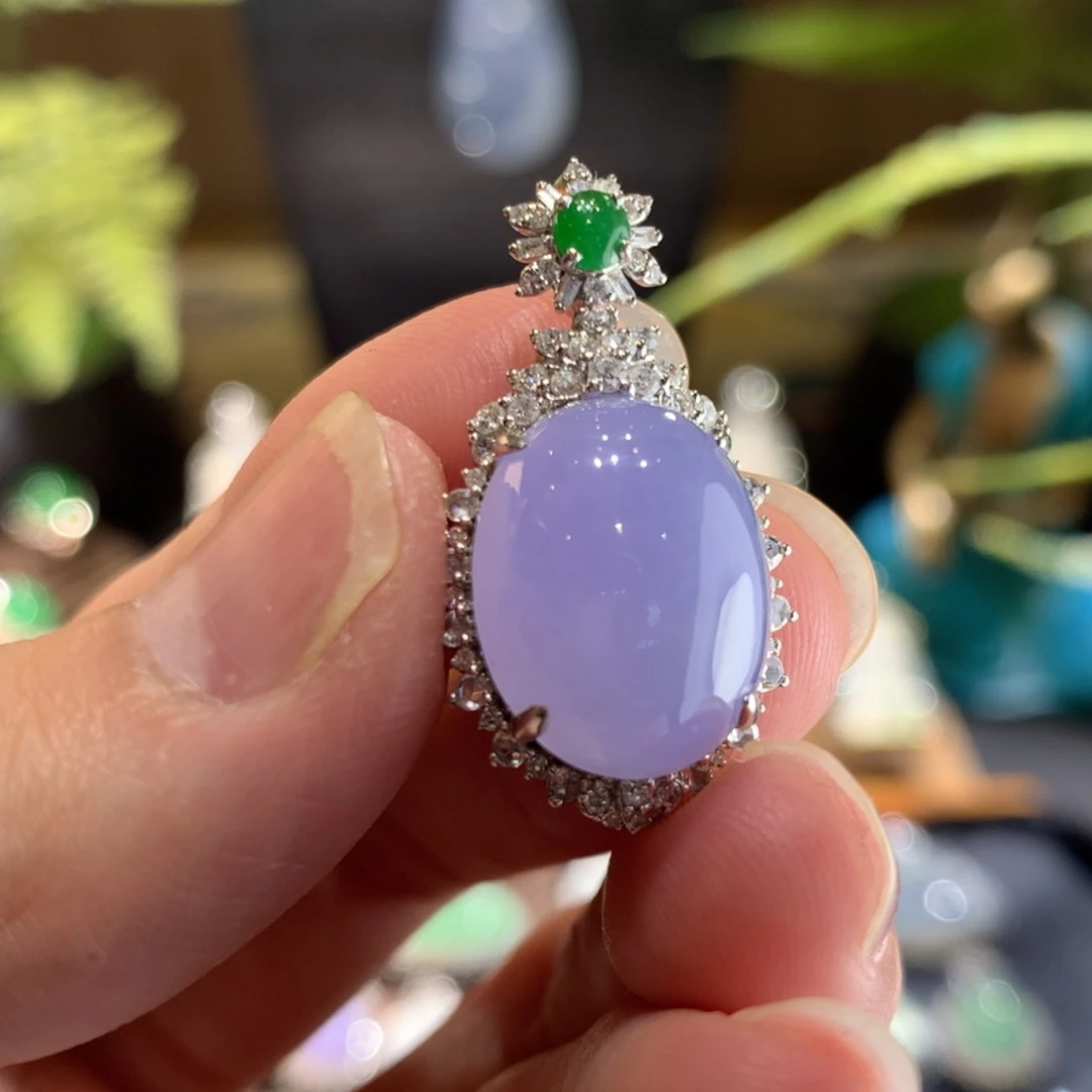 【闪购商品】翡翠颈饰18K金镶嵌鸽子蛋