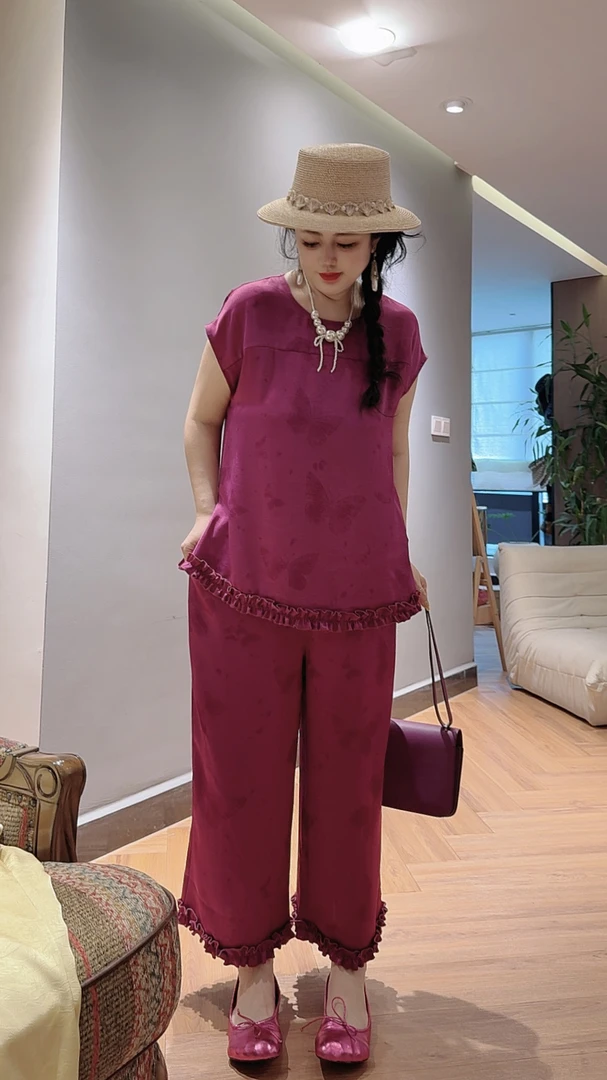 Chouduoduo·摇曳生姿 高工艺暗纹提花蝴蝶木耳边上衣+裤子（现货）