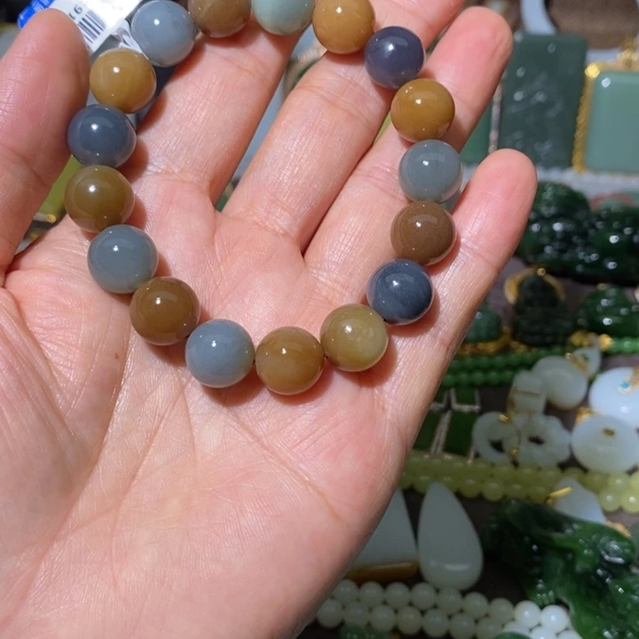 和田玉（青白玉）未镶嵌颈饰