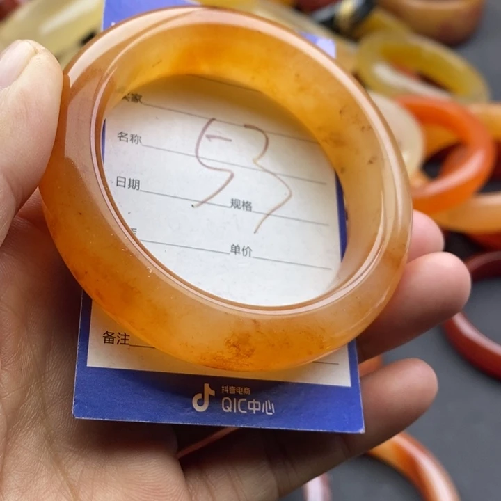 未镶嵌手镯石英质玉