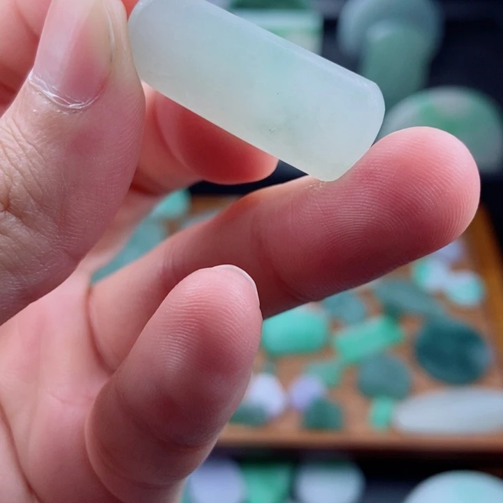 定制翡翠未镶嵌缅甸翡翠A货料子