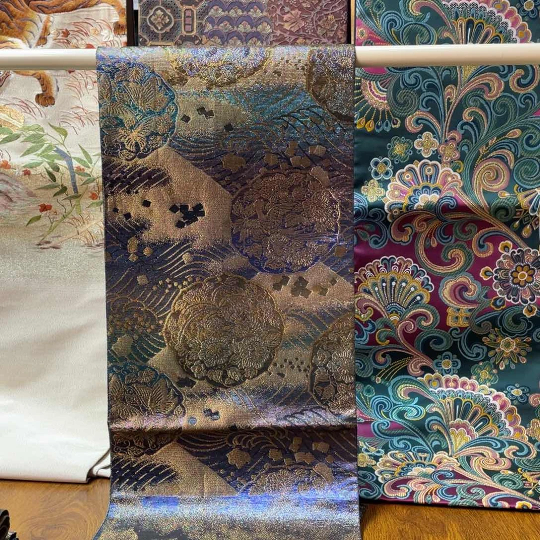 织绣佐玻璃缀双面