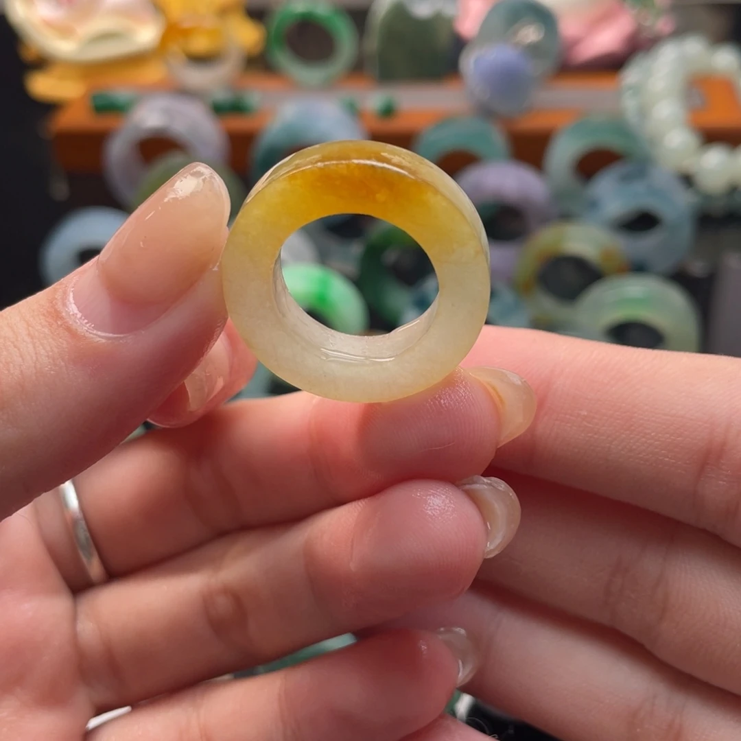定制翡翠未镶嵌黄翡