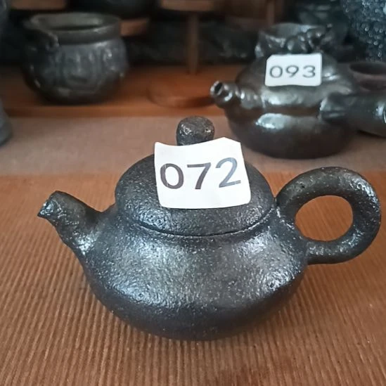 荥经黑砂茶具茶壶